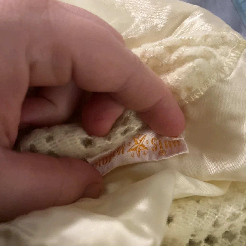 Vtg Yellow Waffle Weave Satin Trim Baby Blanket Triangle Design Crib North Star